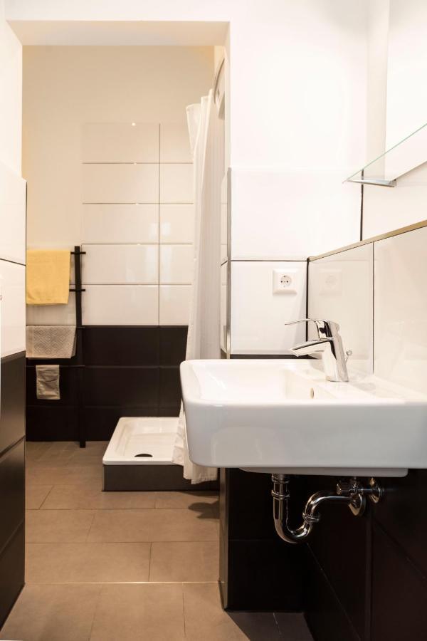 Amazing Apartment 1Br For 7 @Mauerpark Pberg Berlijn Buitenkant foto